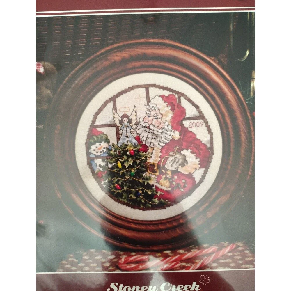 Stoney Creek Collection Santa Plate 2009 Cross Stitch Pattern Leaflet LFT145